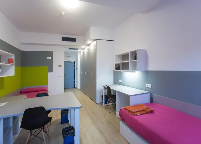 Juvenil Colegio Mayor Galileo Galilei Apartmán