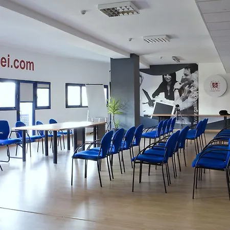 Apartamento Juvenil Colegio Mayor Galileo Galilei *